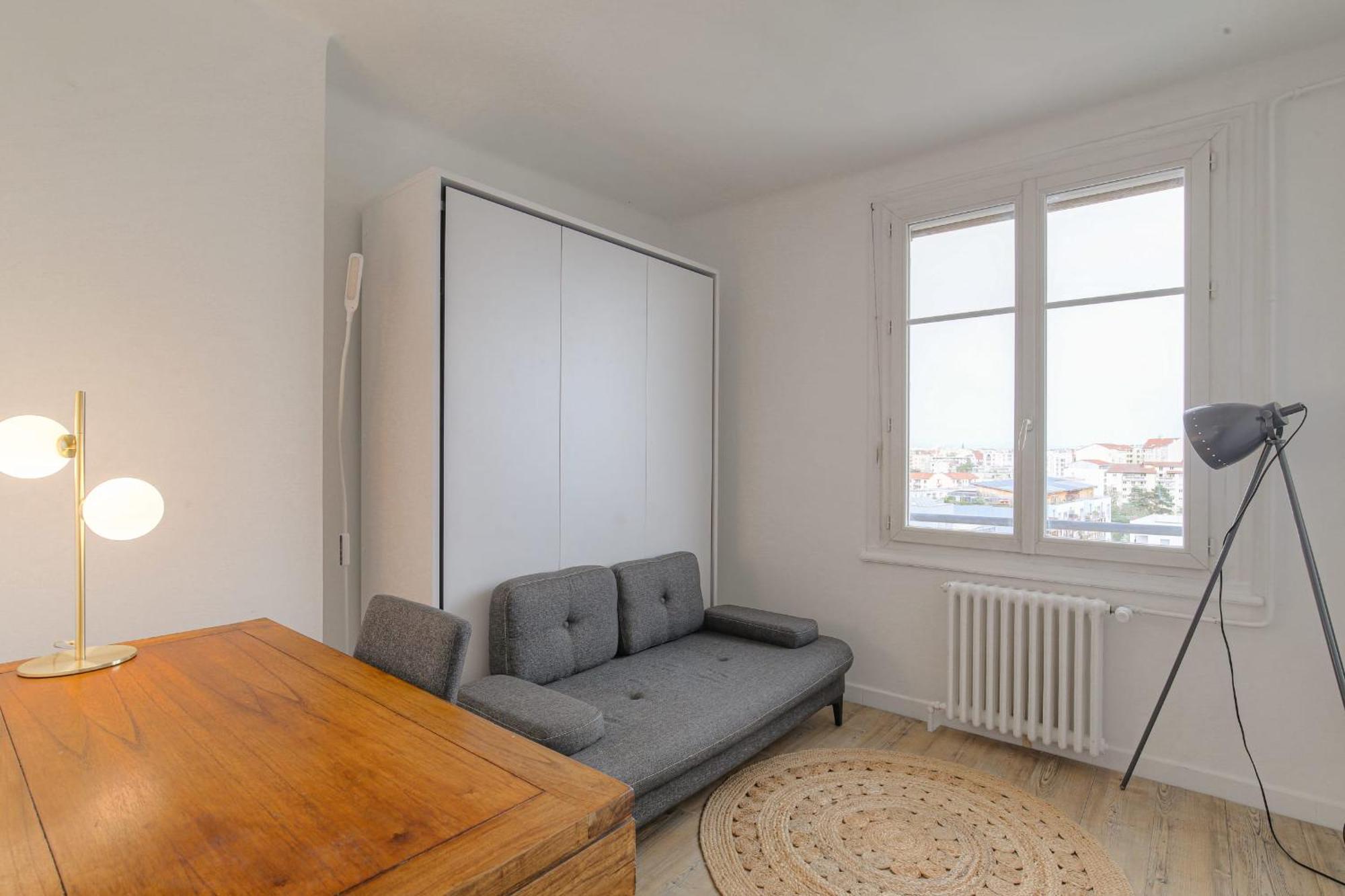 Et Chaleureux Avec Garage Prive Appartement Villeurbanne