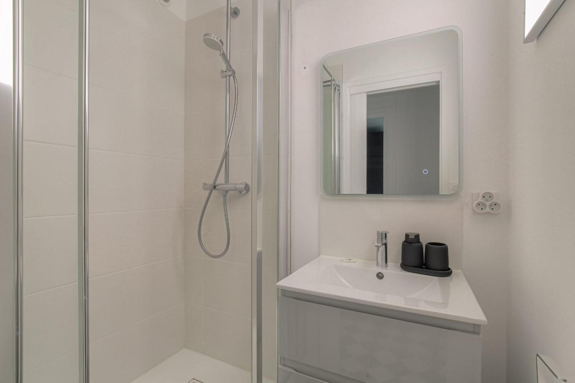Et Chaleureux Avec Garage Prive Appartement *