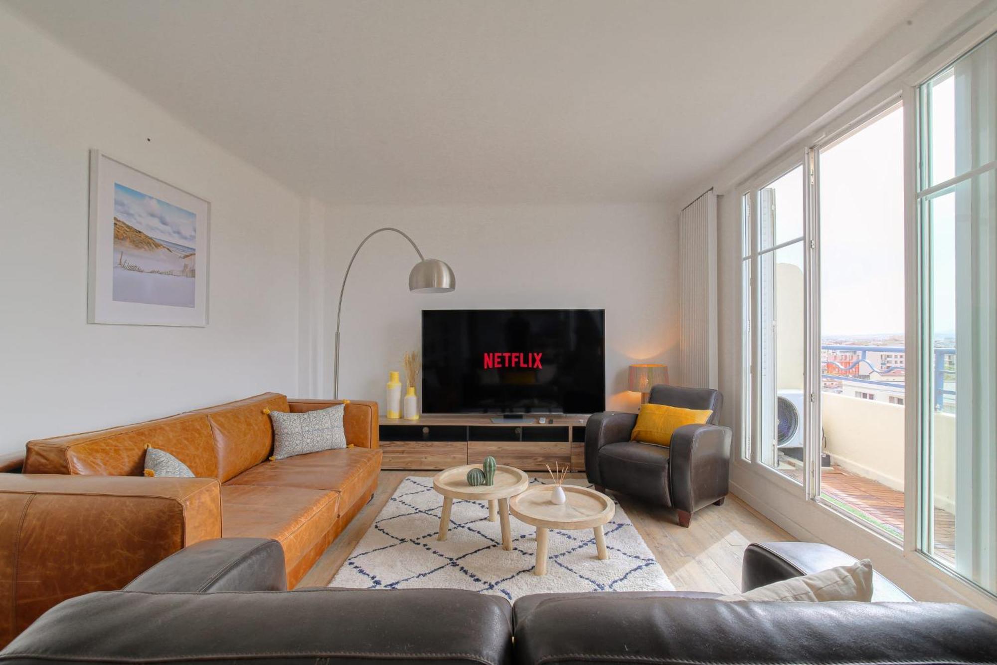 Appartement Et Chaleureux Avec Garage Prive Villeurbanne