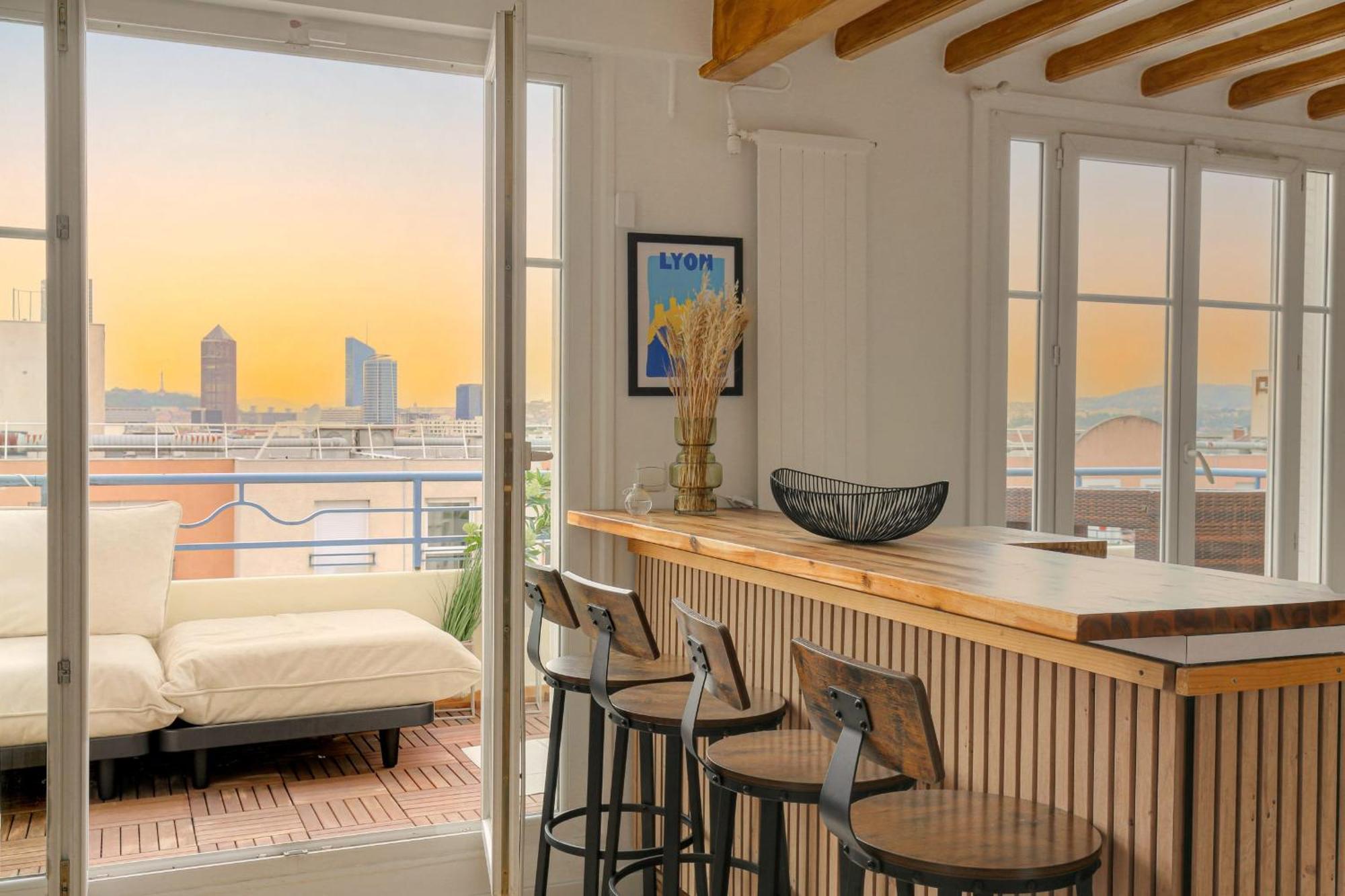 Appartement Et Chaleureux Avec Garage Prive Villeurbanne